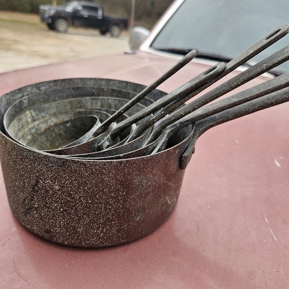 Vintage Copper Measuring Cups Set - Picture 2 of 16